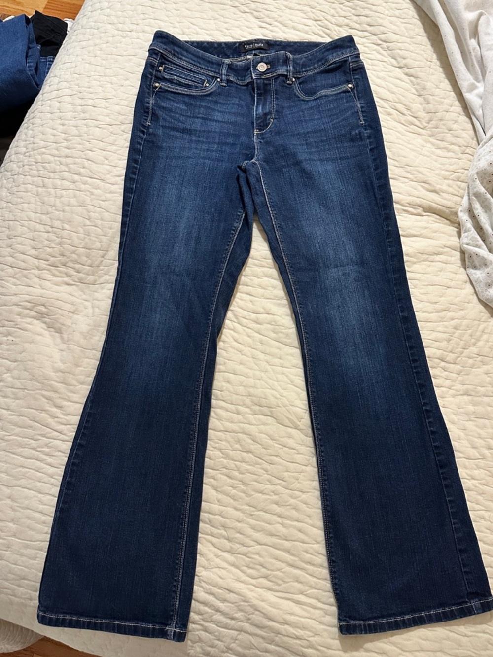 White House Black Market  Women’s Dark Blue Contour Boot Cut Jeans size 8 short